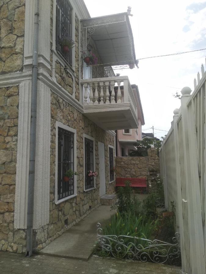 Apartment On Dzhonua Street Σουχούμι Εξωτερικό φωτογραφία